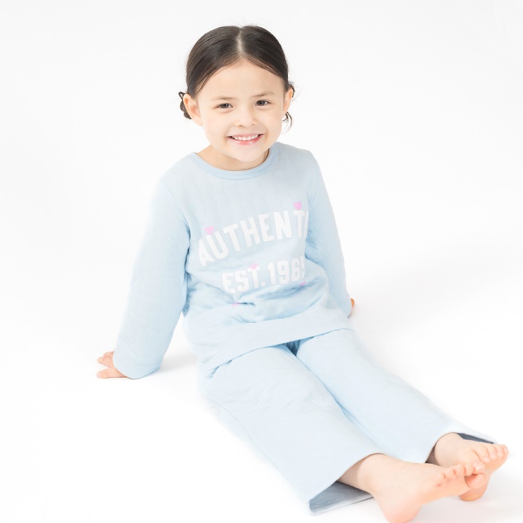 【WEB限定】【90～160cm】ロゴプリントキルト長袖パジャマ(サックス-90cm)