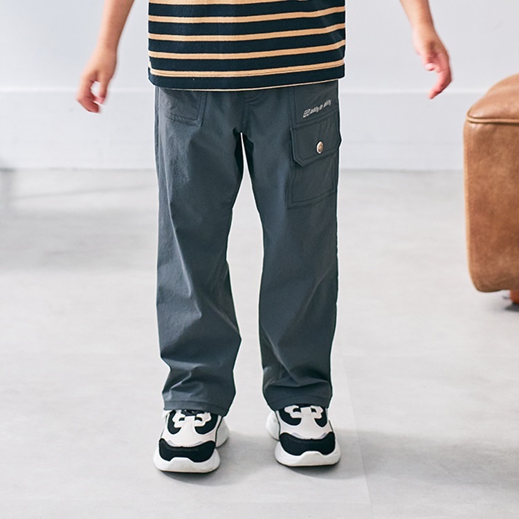 ロゴ刺繍入り撥水加工無地ロングパンツ(ダークグレー-110cm)