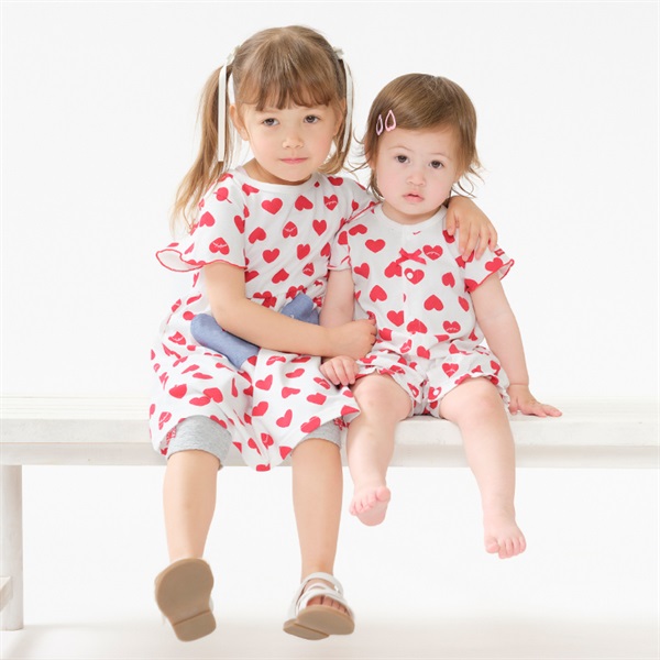 美品GUCCI ハート柄 半袖ワンピース 100cm~ 極美品 GUCCI キッズ リボン柄 刺繍 半袖 ニット ワンピース