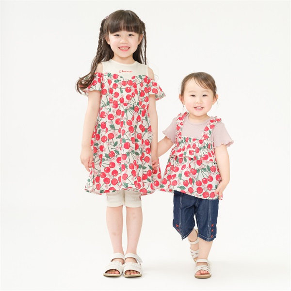 ボンポワン☆さくらんぼ柄シャツ、赤スカート☆size10 ボンポワン☆さくらんぼ柄シャツ、赤スカート☆size10