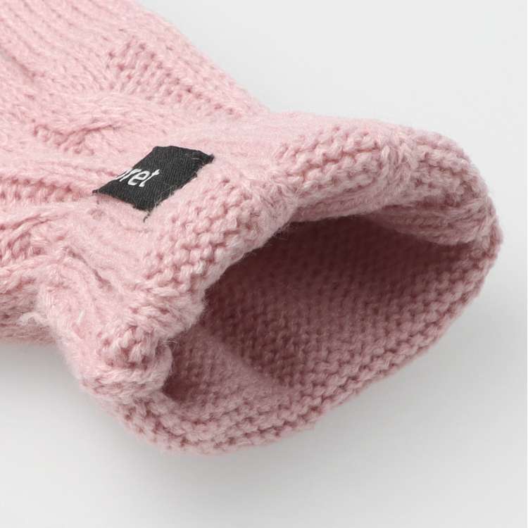 Cable knit gloves