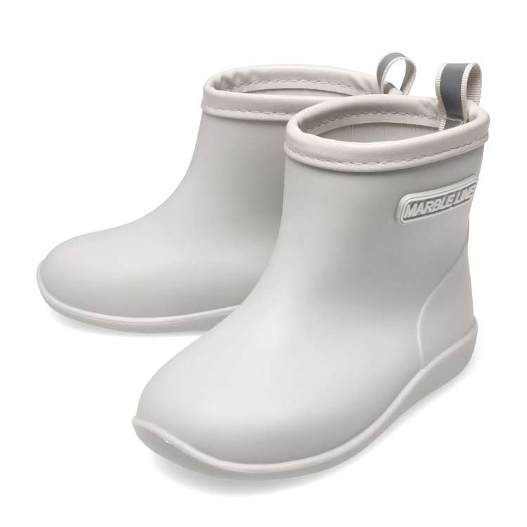 Plain rain shoes/boots