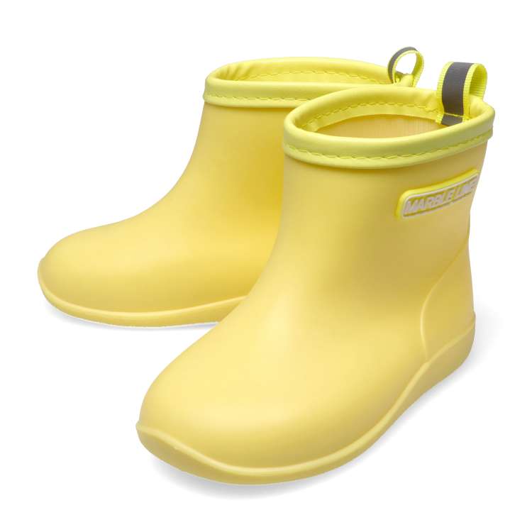 Plain rain shoes/boots