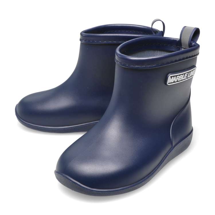 Plain rain shoes/boots