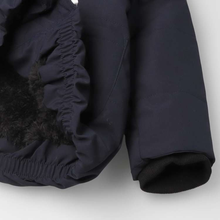 Windproof and water repellent hooded jacket