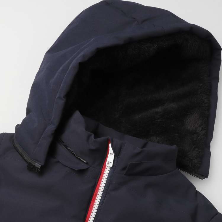 Windproof and water repellent hooded jacket