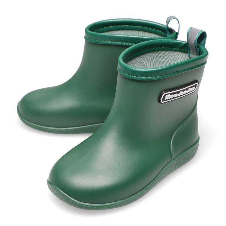 Plain rain shoes and boots with logo patch