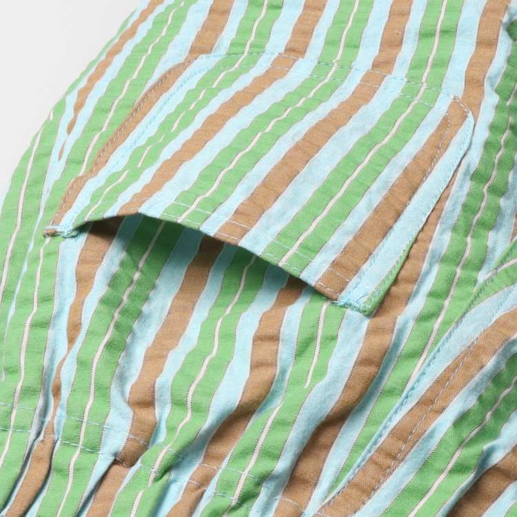 Striped 6/8 length shorts