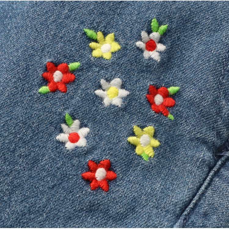 お花刺繍デニムパンツ