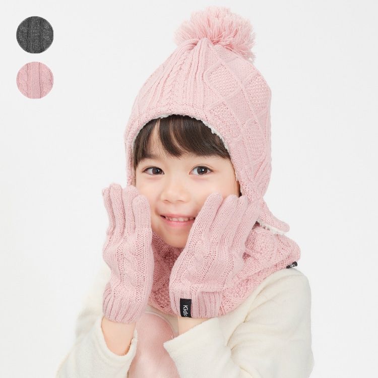 Cable knit gloves